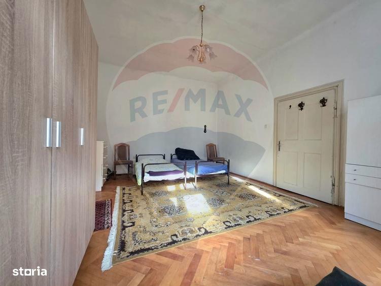 Casă cu 4 camere în Ultracentral