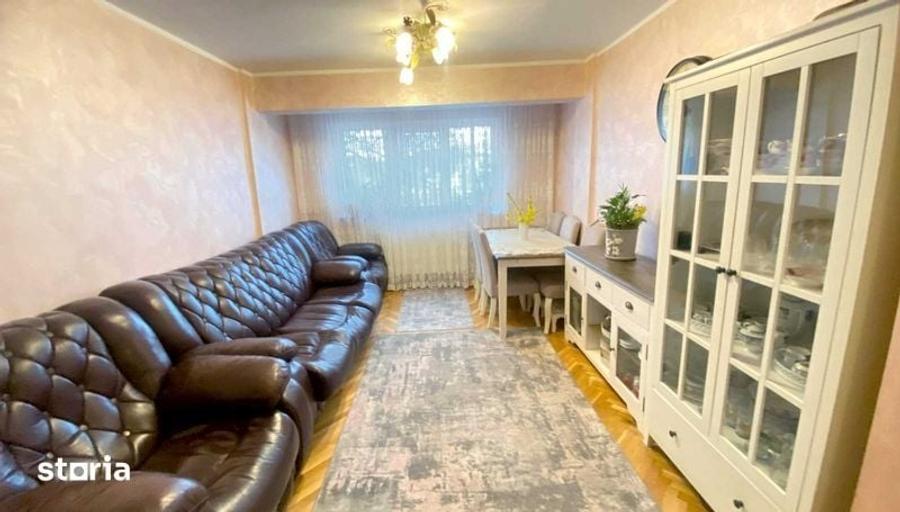 Apartament cu 4 camere decomandat în George Enescu