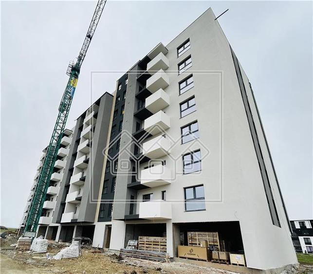 Apartament cu 3 camere nedecomandat în Șelimbăr