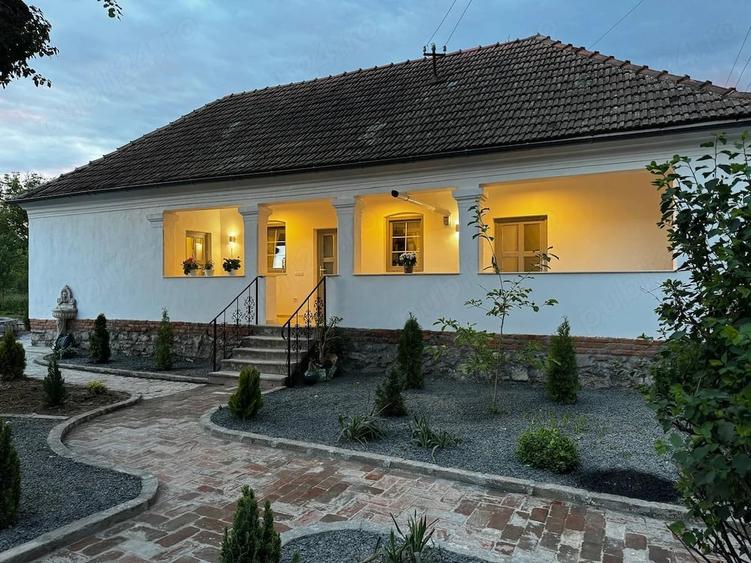 Casă cu 3 camere cu Teren 2000 Mp în Băcia