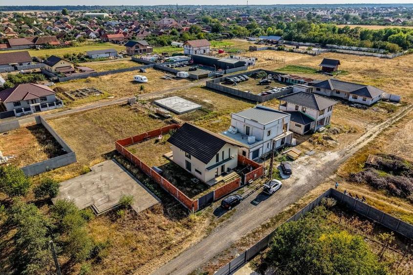 Casă cu 5 camere cu Teren 511 Mp în Central