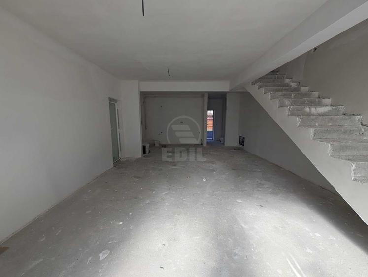 Casă cu 4 camere cu Canalizare în Florești