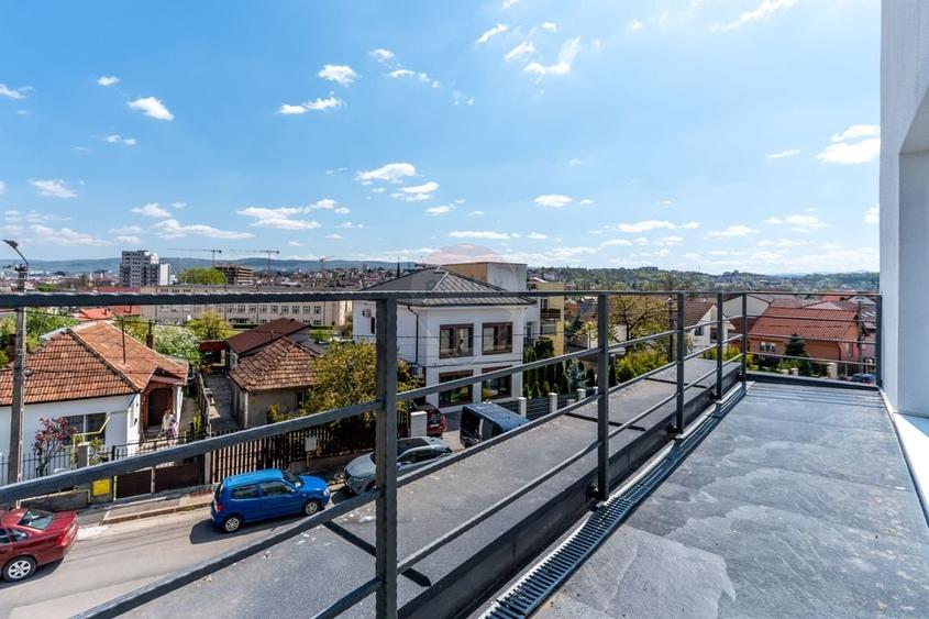 Duplex cu 5 camere cu Teren 276 Mp în Dâmbul Rotund