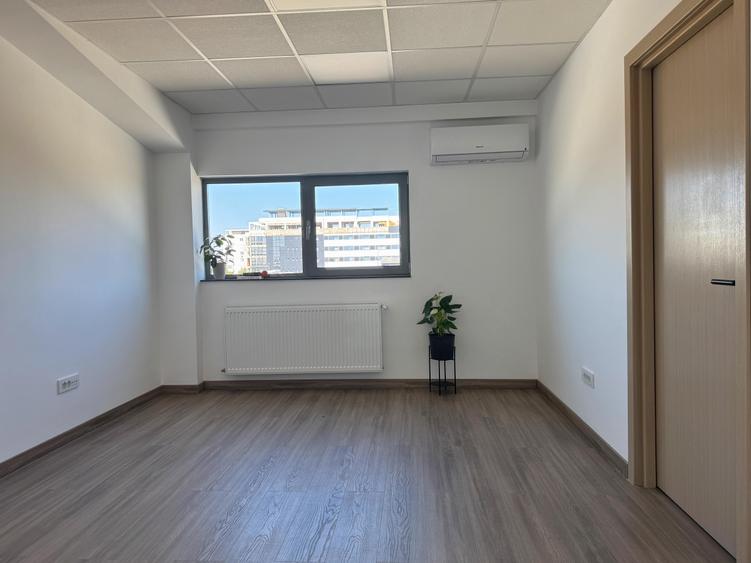 Spațiu comercial, de 2,958 mp, în Central