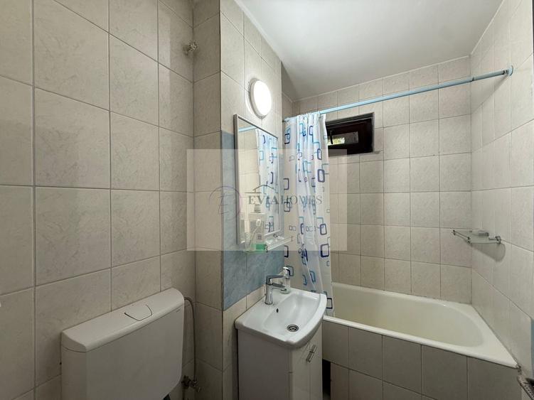 Apartament cu 3 camere semidecomandat, mobilat în Gheorgheni