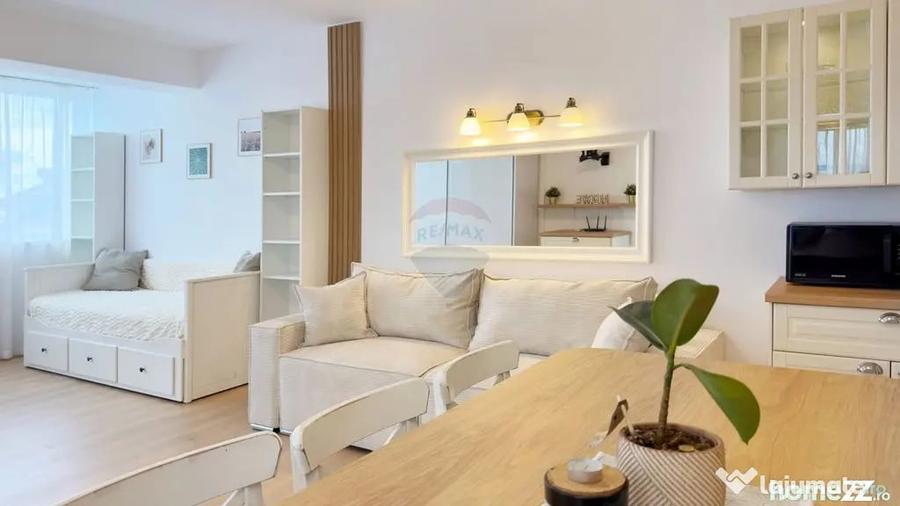 Apartament cu 3 camere semidecomandat în Colentina