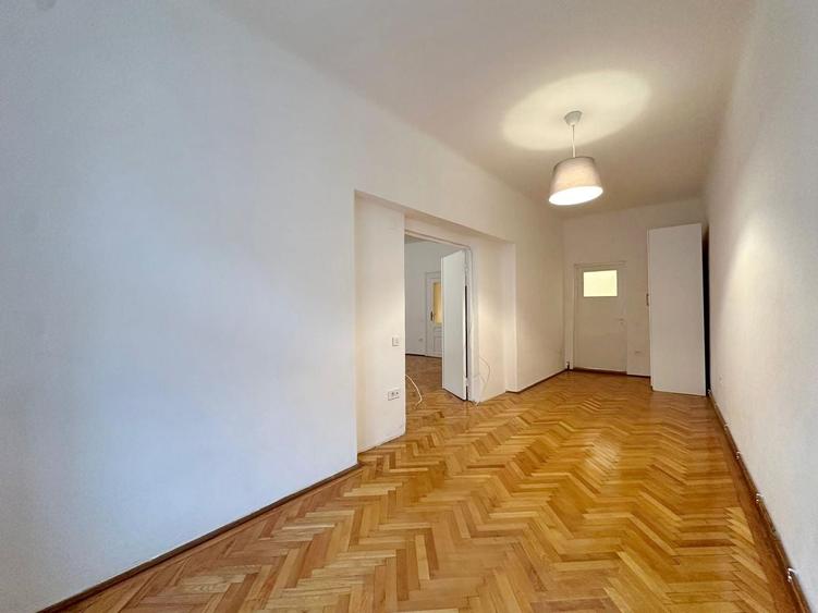 Apartament cu 3 camere circular, mobilat în Centrul Istoric