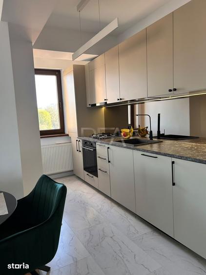 Apartament cu 3 camere semidecomandat în Parcul Carol