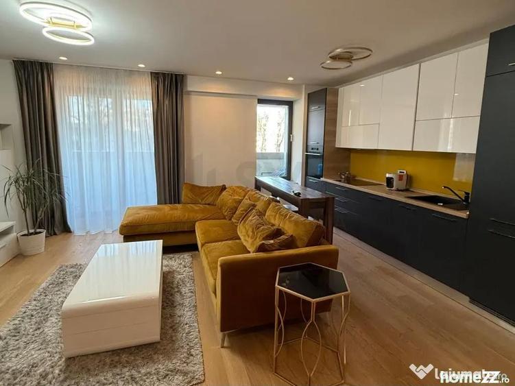 Apartament cu 3 camere semidecomandat în Aviației
