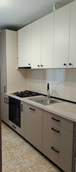 Apartament cu 3 camere decomandat în Lazaret