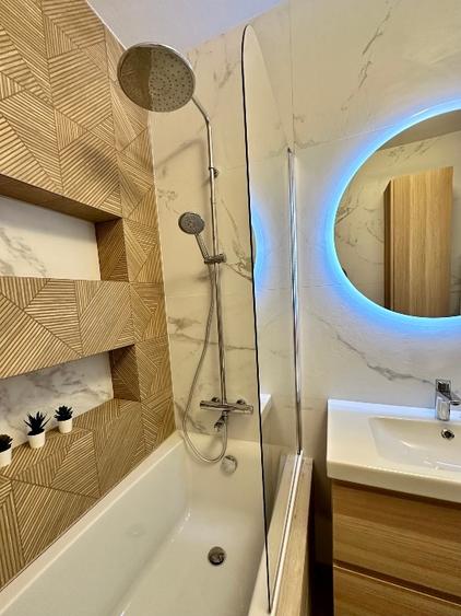 Apartament cu 3 camere decomandat, mobilat în Florești