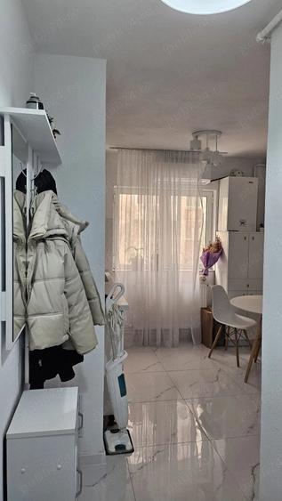Garsonieră decomandată în Gorjului