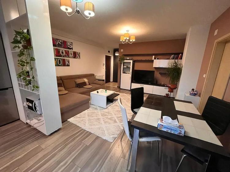 Apartament cu 2 camere semidecomandat, mobilat în Aradului