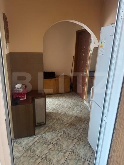 Apartament cu 3 camere semidecomandat, mobilat în Sud-Est