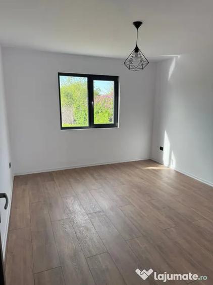 Casă cu 4 camere cu Teren 114 Mp în Periș