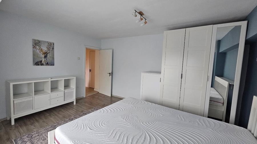 Apartament cu 2 camere decomandat, mobilat în Decebal