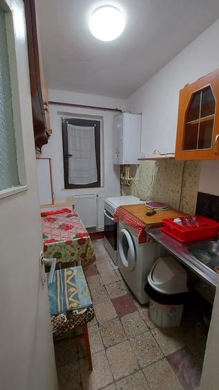 Apartament cu 4 camere semidecomandat în Micro 39