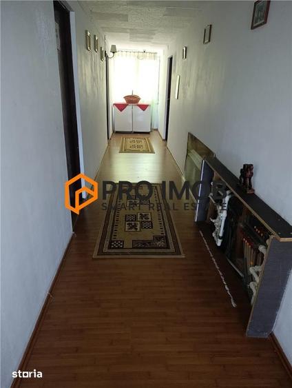 Casă cu 8 camere decomandat cu Teren 2100 Mp în Pârscov