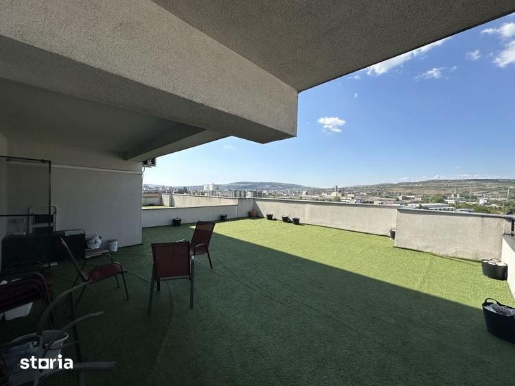 Apartament cu 4 camere semidecomandat în Între Lacuri