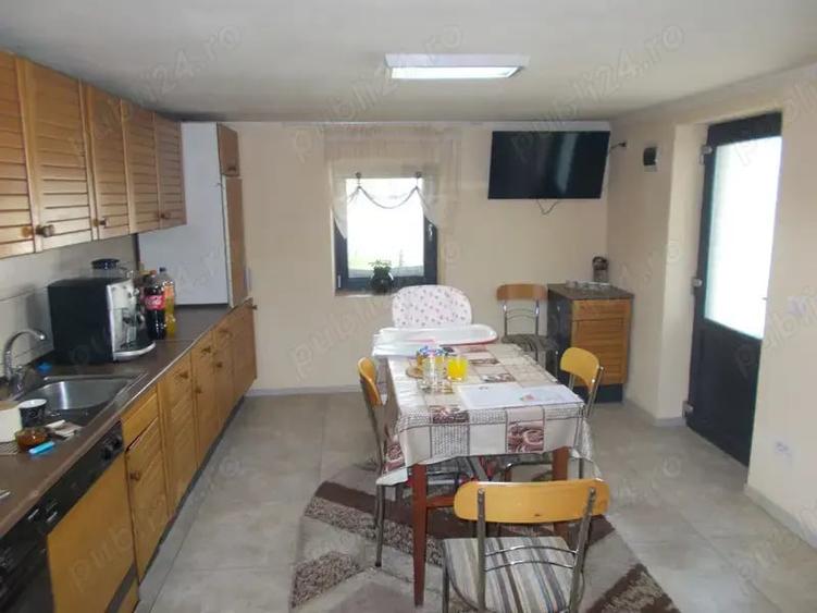 Casă cu 3 camere cu Teren 1439 Mp în Ronaț