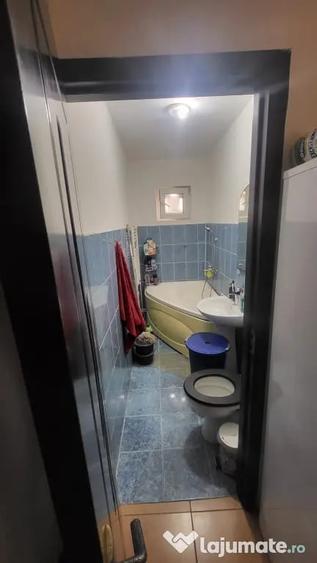Apartament cu 2 camere semidecomandat în Govândari