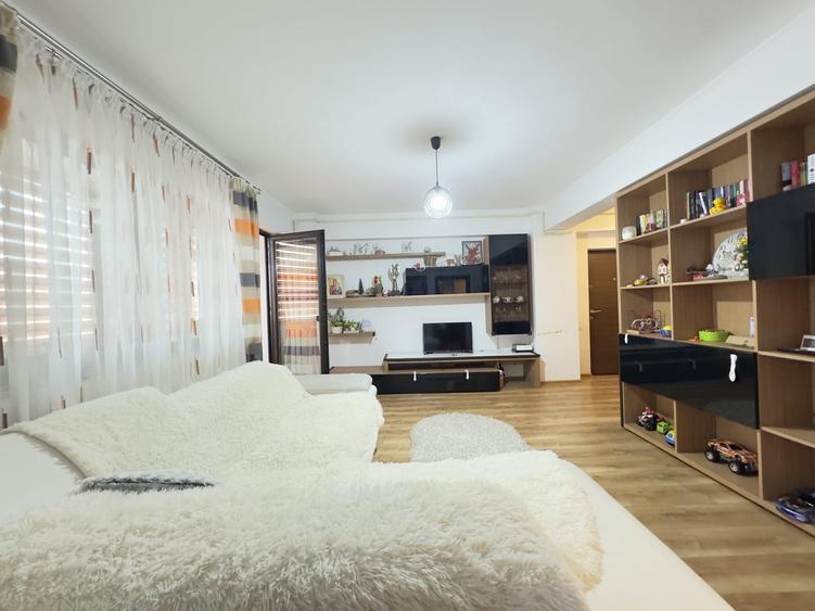 Apartament cu 3 camere decomandat, mobilat în Nord