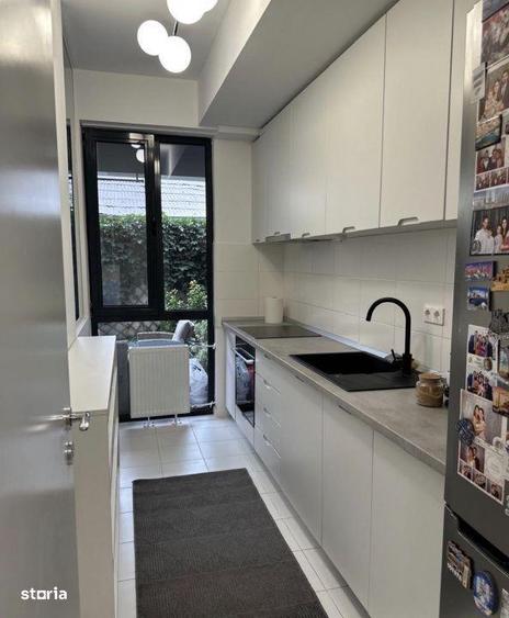 Apartament cu 4 camere, mobilat în Sud