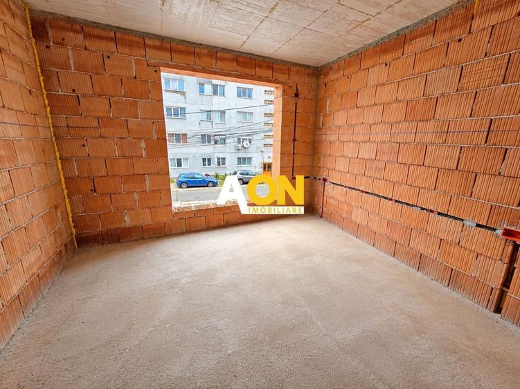 Apartament cu 3 camere decomandat în Cetate