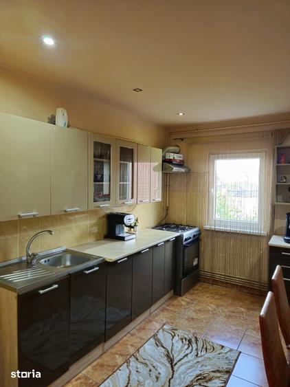 Apartament cu 2 camere decomandat, mobilat în Central