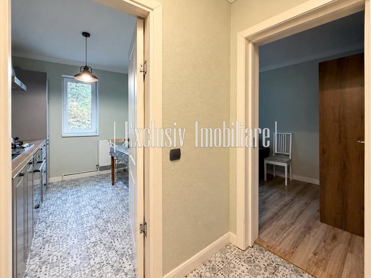 Apartament cu 3 camere semidecomandat în Tomis II