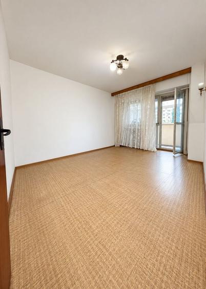 Apartament cu 4 camere decomandat în Pantelimon