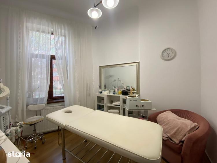 Apartament cu 4 camere, mobilat în Dacia