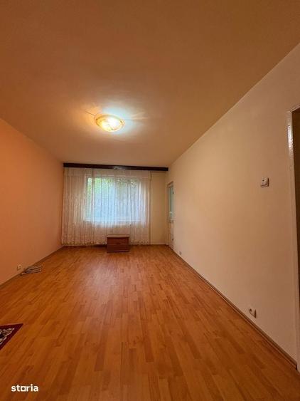 Apartament cu 2 camere decomandat în Crângași