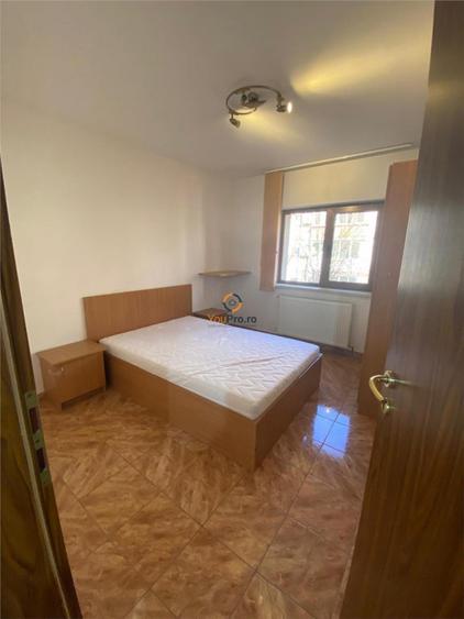 Apartament cu 3 camere decomandat în Soarelui