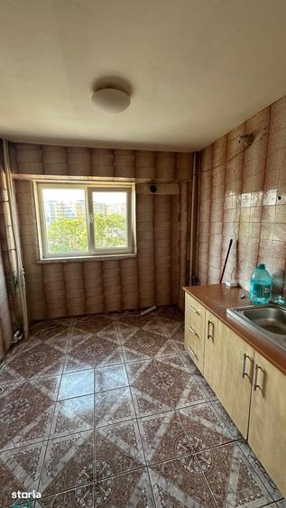 Apartament cu 2 camere semidecomandat în Rahova