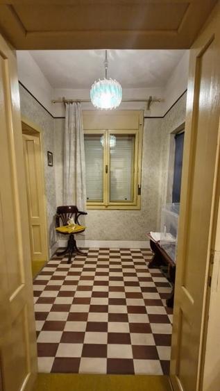 Casă individuală cu 4 camere cu Canalizare în Central