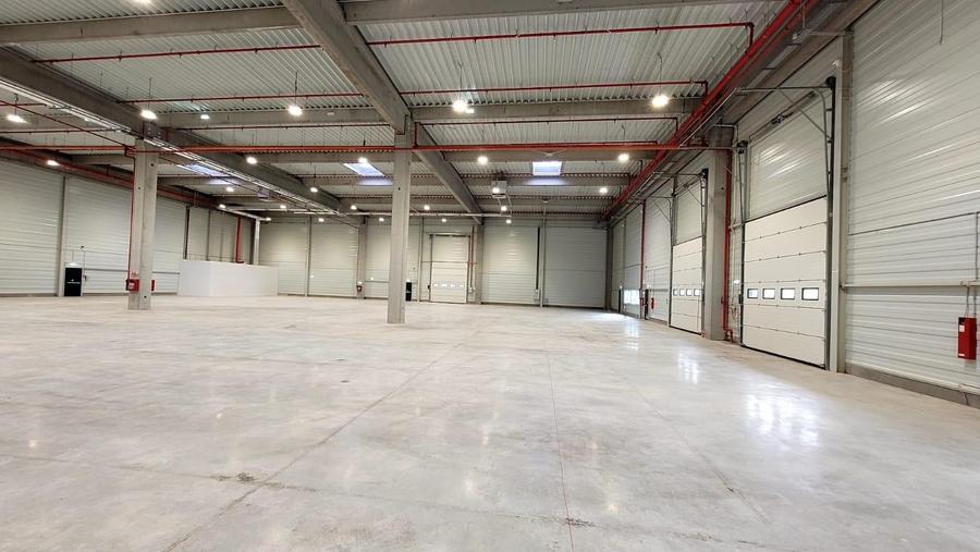 Spațiu industrial, de 1,500 mp, în Tractorul