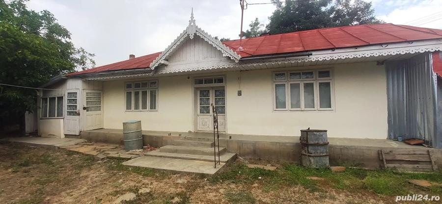 Casă cu 3 camere cu Teren 2500 Mp în Vutcani