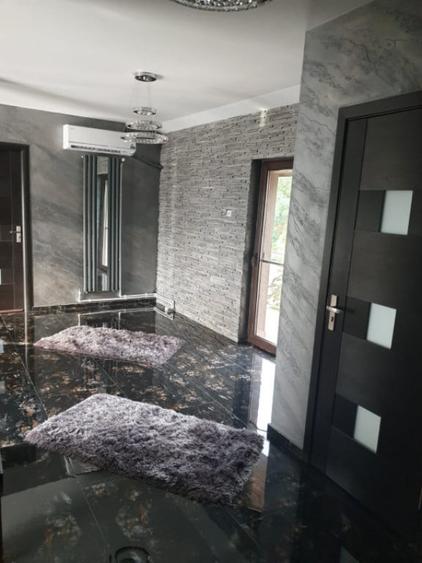 Casă cu 5 camere cu Teren 950 Mp în Central