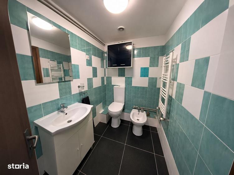 Apartament cu 3 camere semidecomandat în Central