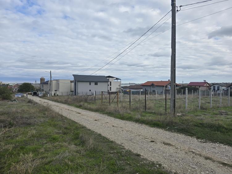 Teren Construcții intravilan de 1500 mp, în Ovidiu