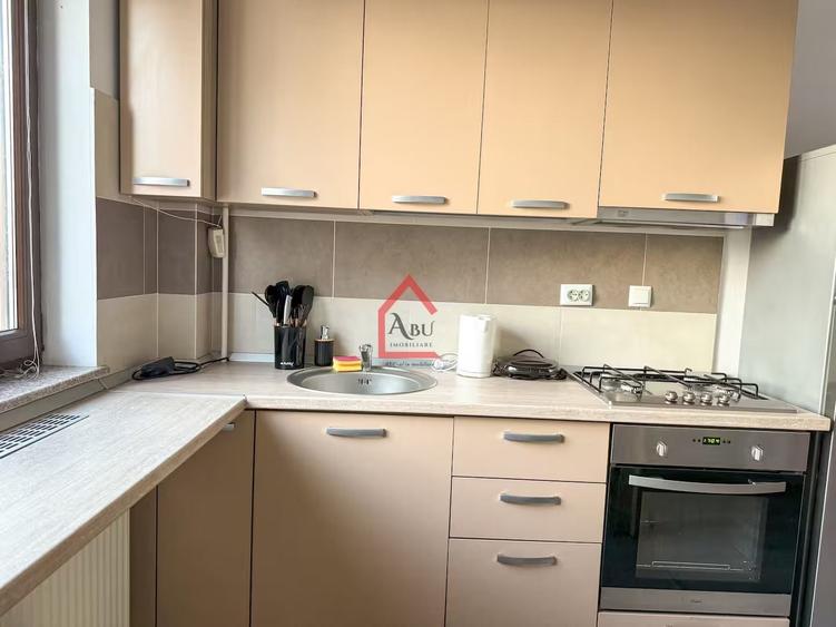 Apartament cu 2 camere semidecomandat, mobilat în Central
