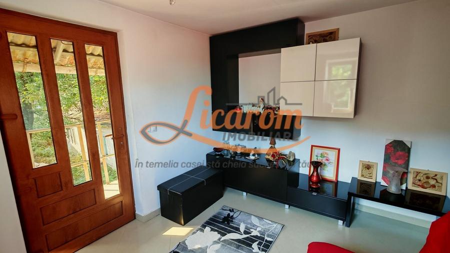 Apartament cu 2 camere decomandat, mobilat în Blumăna