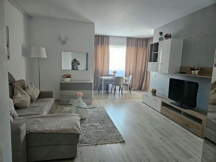 Apartament cu 2 camere semidecomandat în Pipera
