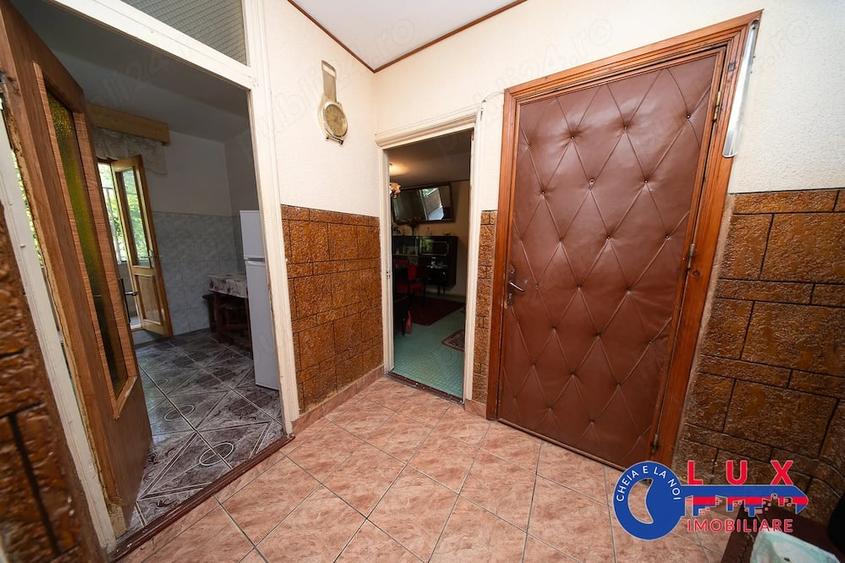 Apartament cu 3 camere decomandat în C5