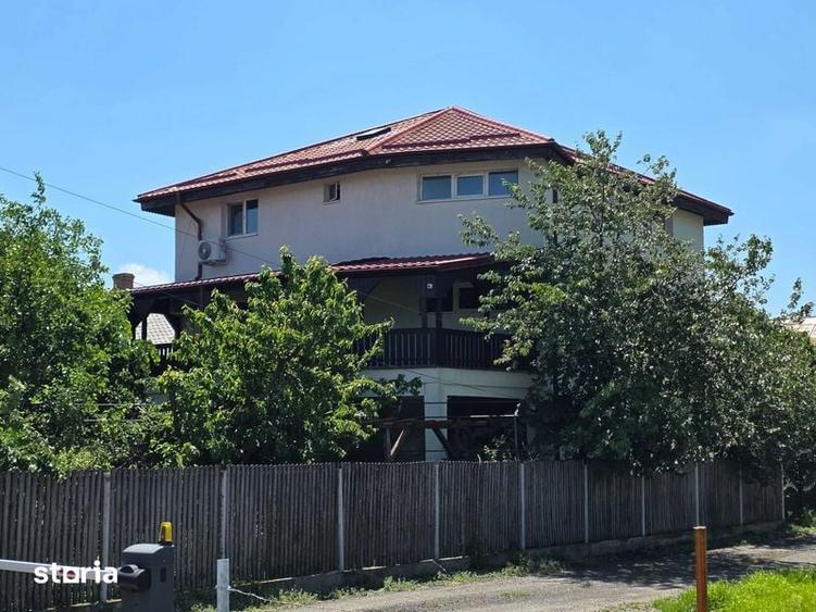 Casă cu 4 camere cu Teren 270 Mp în Central