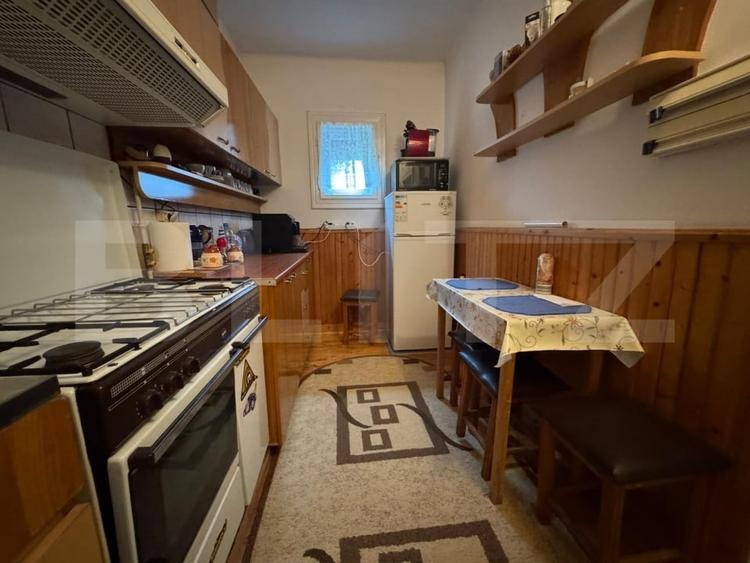 Casă individuală cu 6 camere cu Garaj în Hunedoara