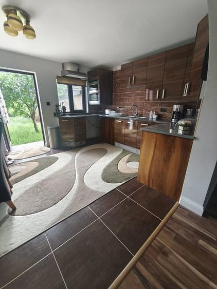 Casă individuală cu 4 camere cu Teren 2600 Mp în Horodnic
