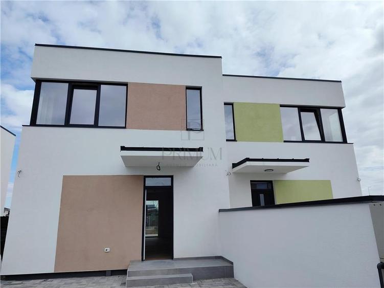 Duplex cu 3 camere cu Canalizare în Moșnița Nouă