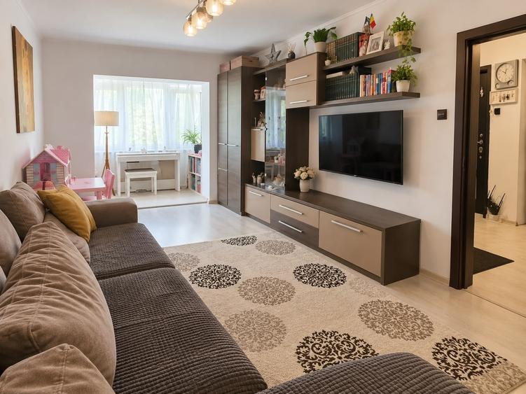 Apartament cu 3 camere decomandat în Târgu Cucu